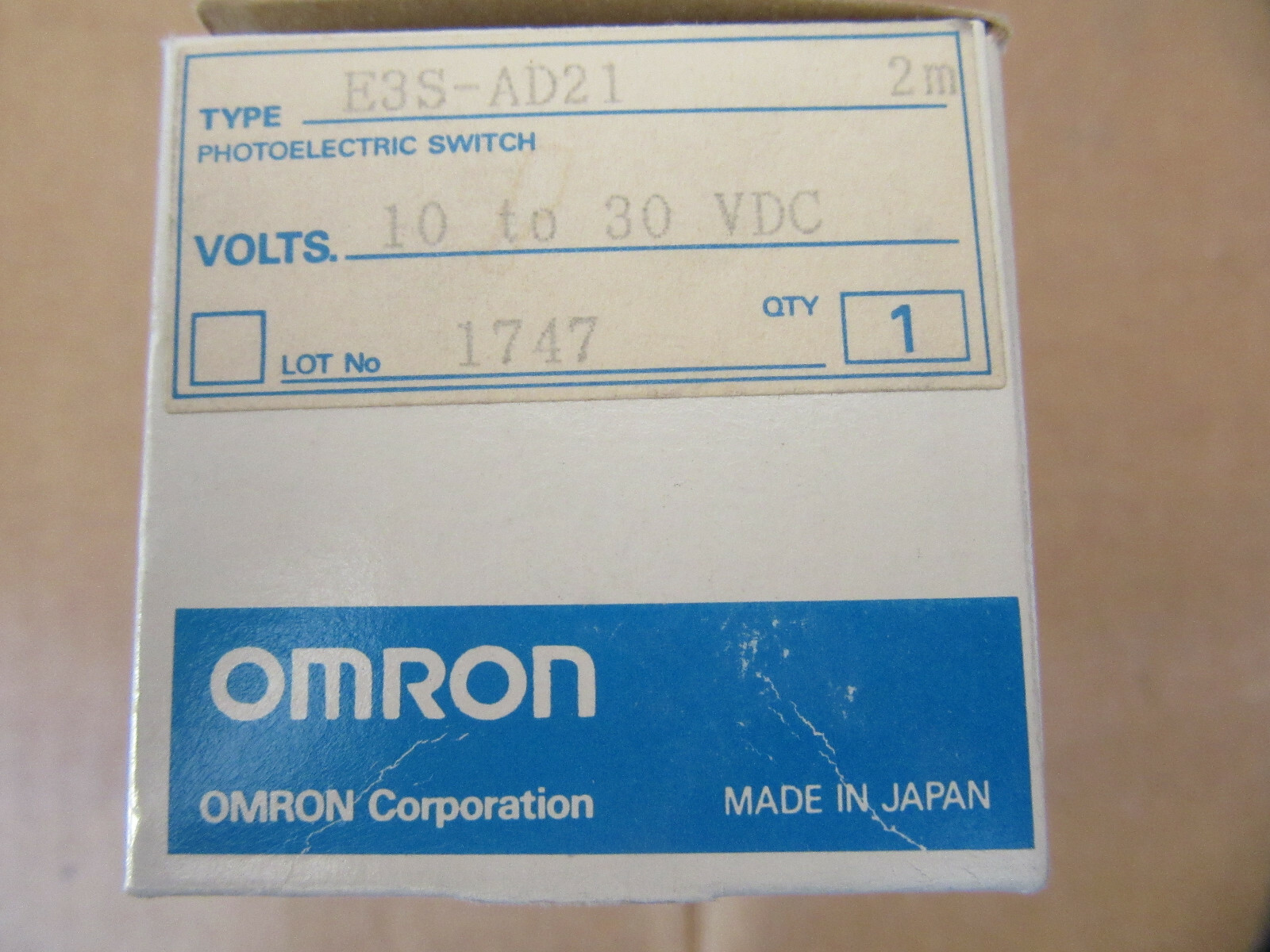 Omron E3S-AD21 Photoelectric Switch 10-30VDC NEW! in Factory Box Free Shipping