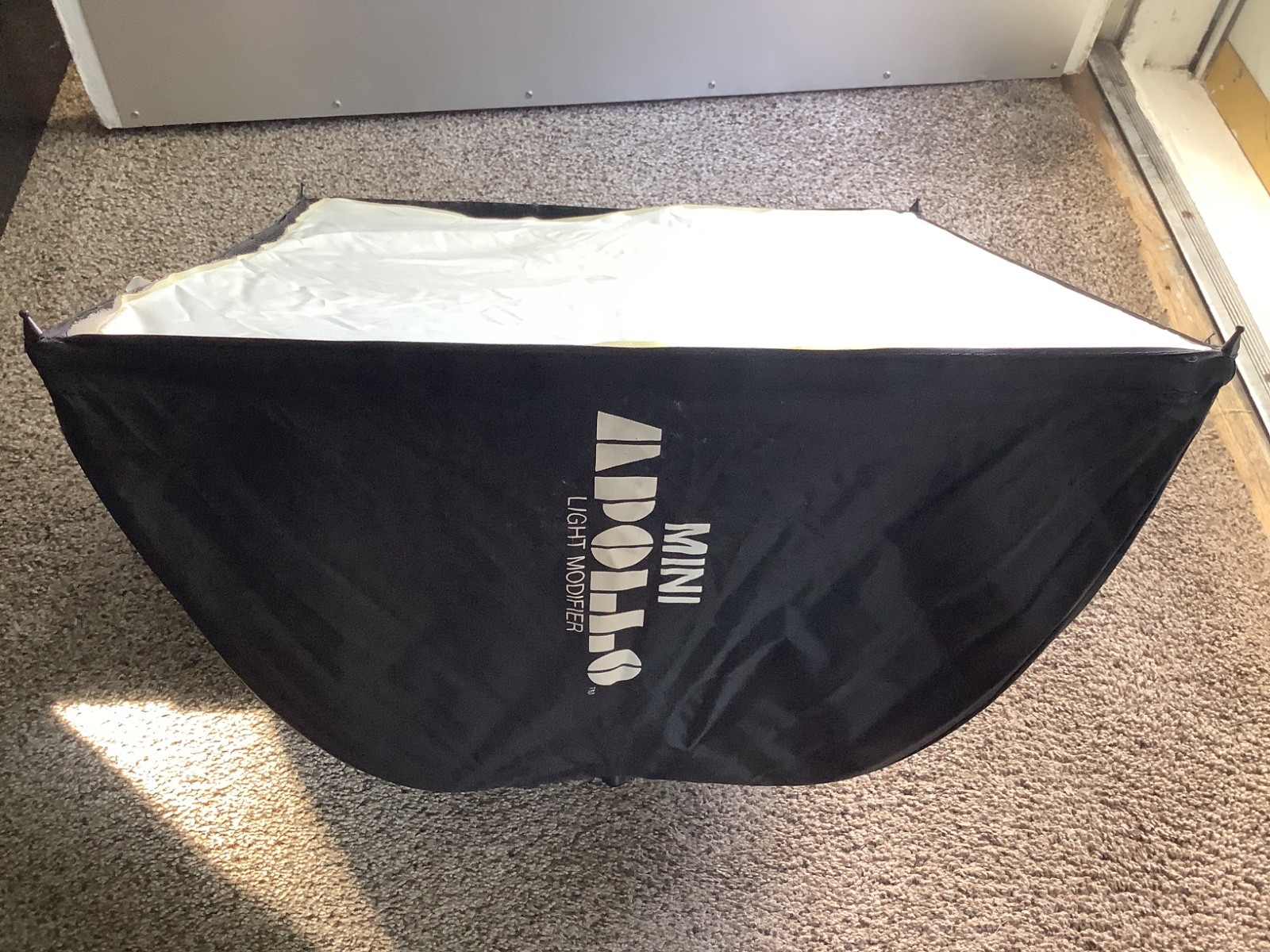 WESTCOTT / APOLLO MINI LIGHT MODIFIER / SOFTBOX - 18" X 18"