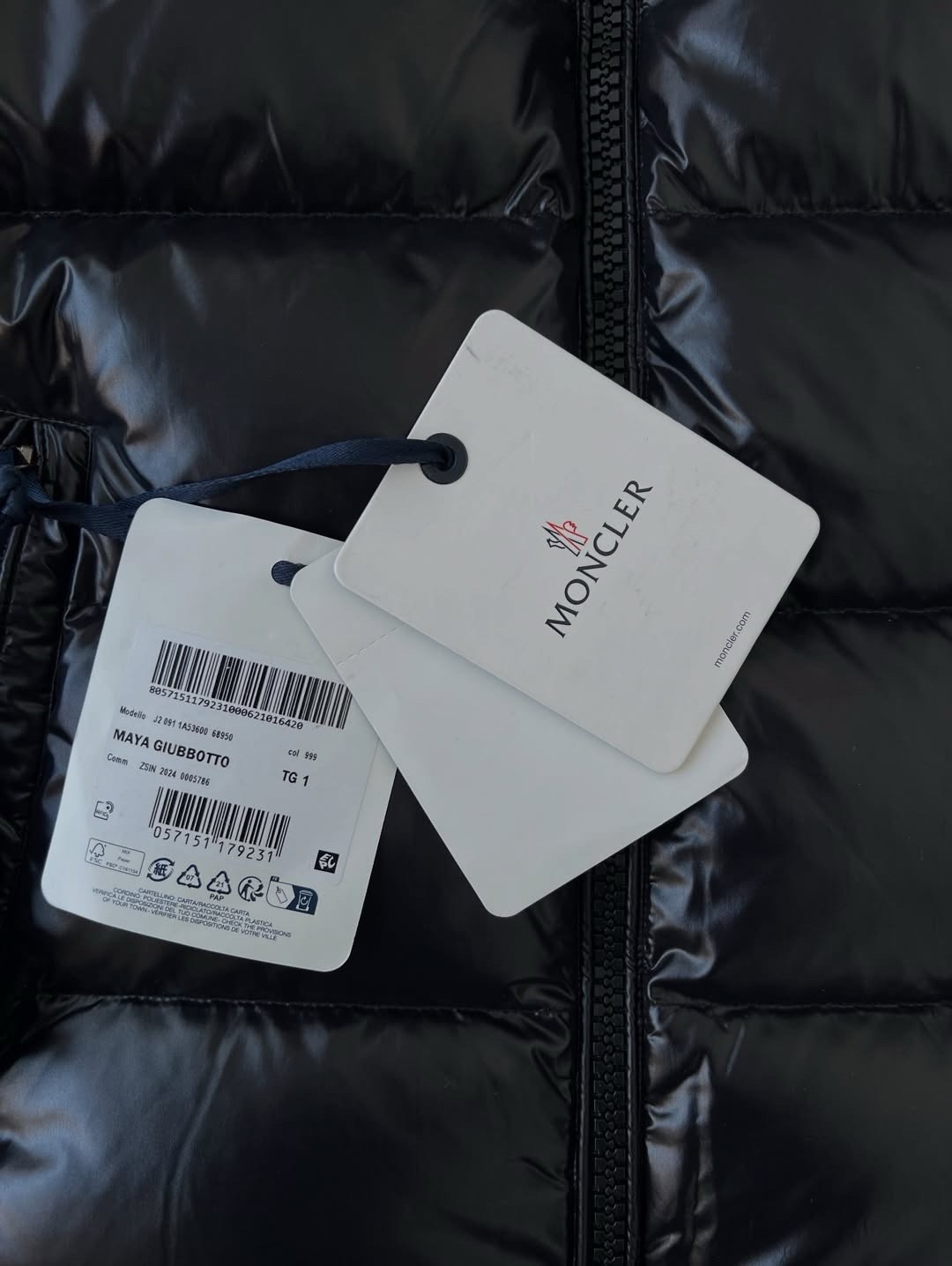 Black Puffer Jacket Mens, NFC Scans, Size Small