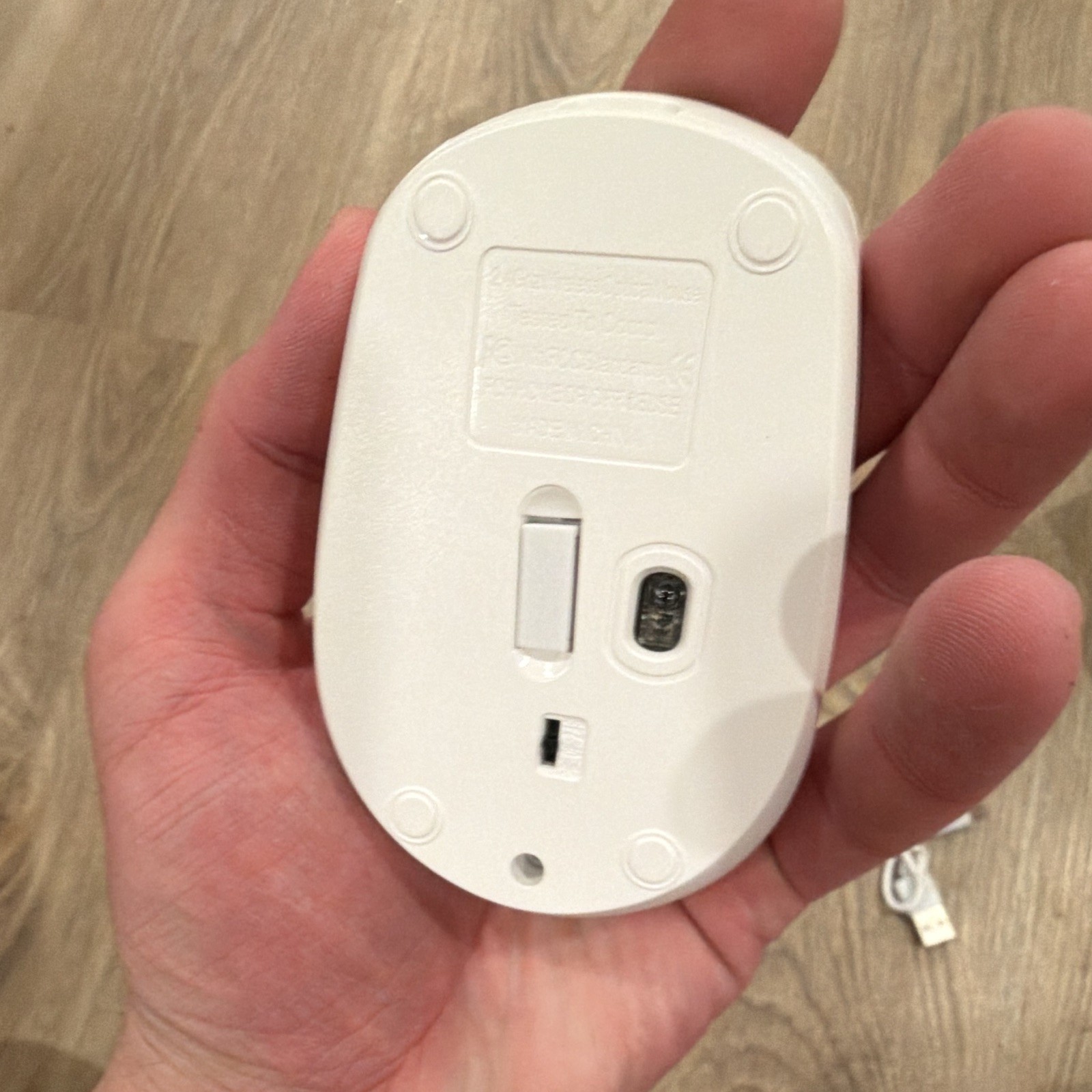 Rechargeable Wireless Bluetooth Optical Mouse 1600 DPI 3-Button White