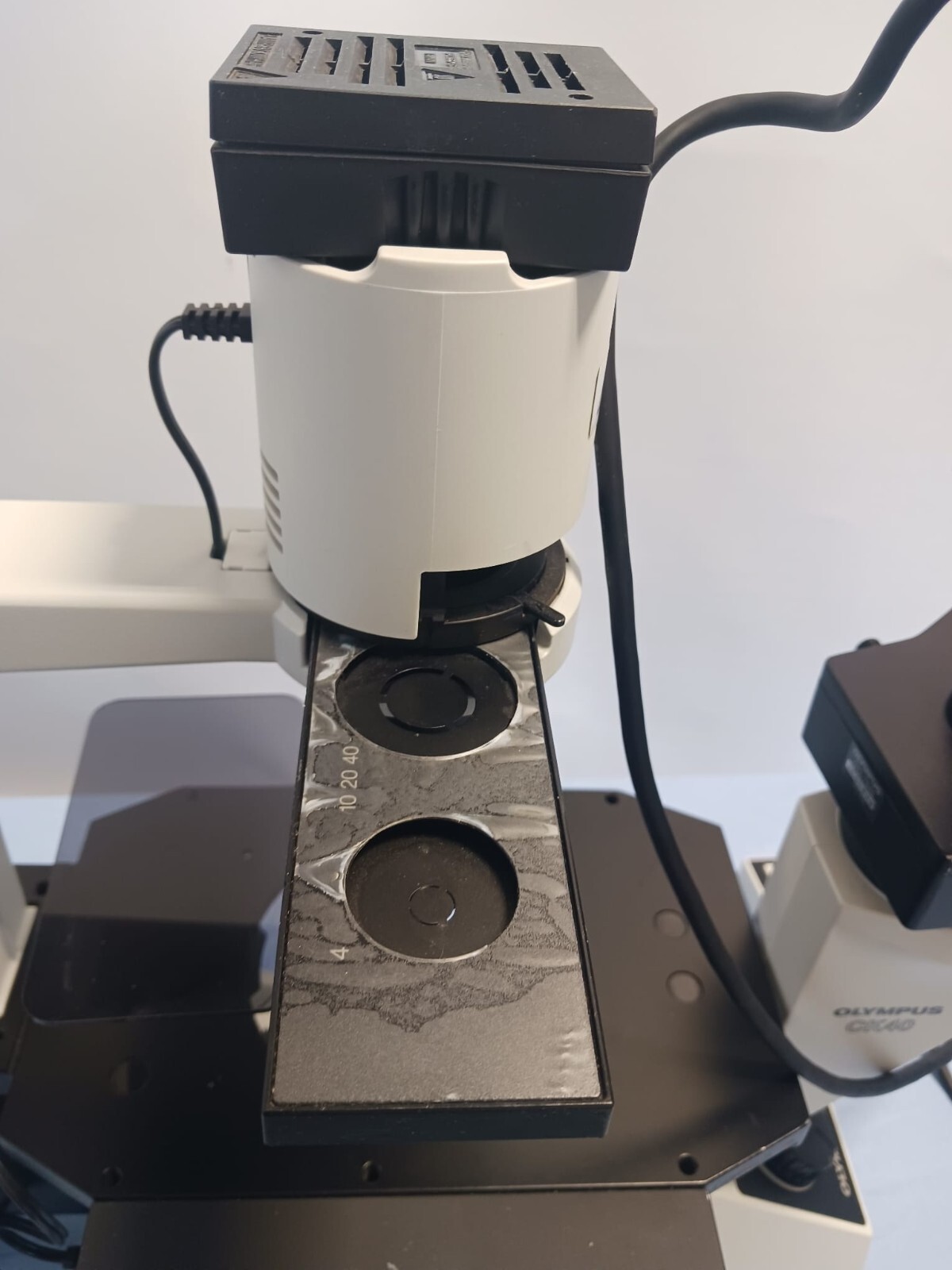 Olympus CK40-F100 Inverted Microscope w/ DP11-N Camera Control Unit 4X Objective