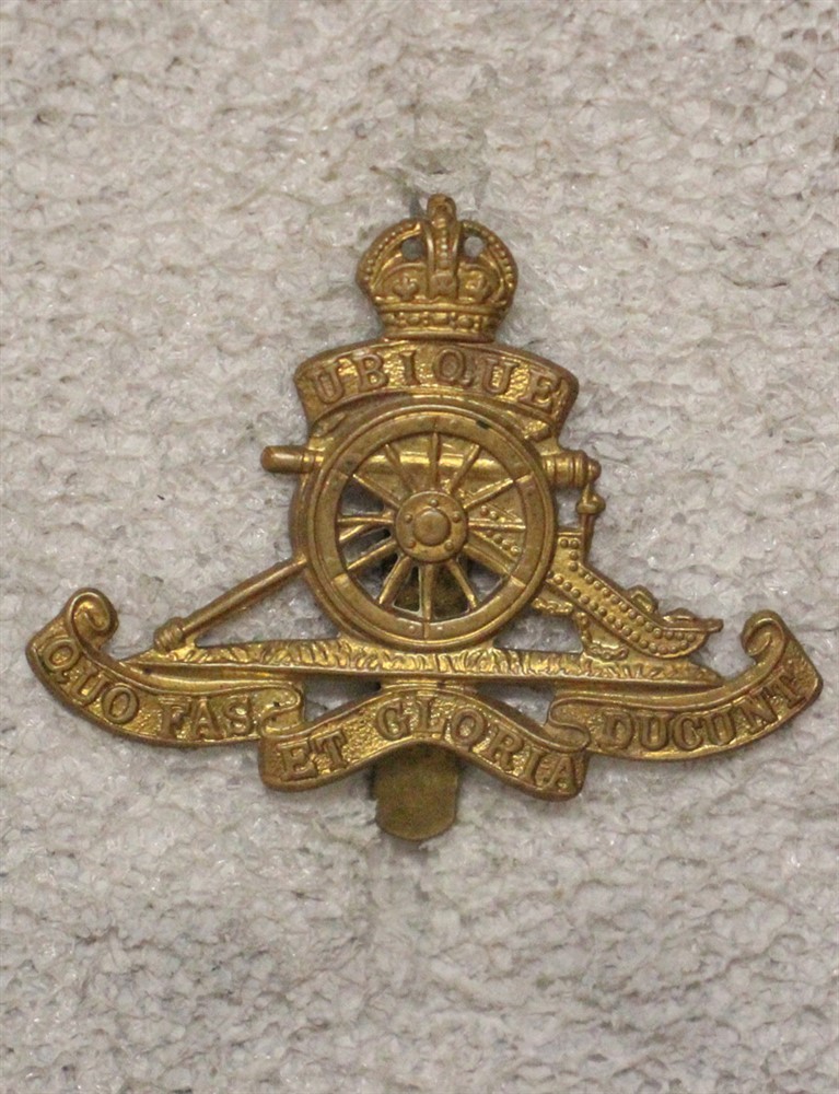 British Army Badge 2958: Royal Regiment of Artillery - brass, made by Button's