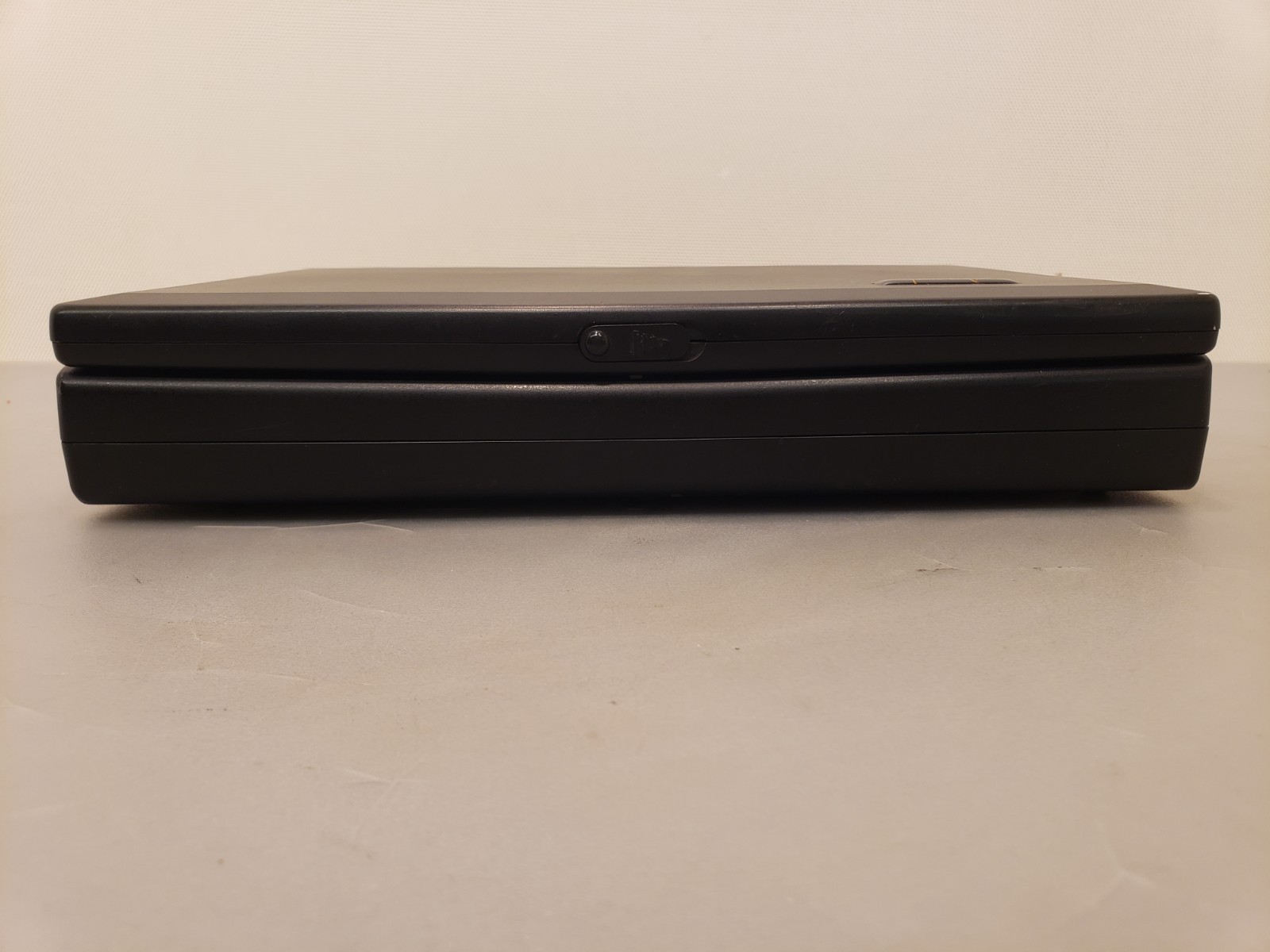 Vintage Generic Laptop 5800 Win98 Floppy Angel Performer MMX 233MHz 32MB **AS-IS