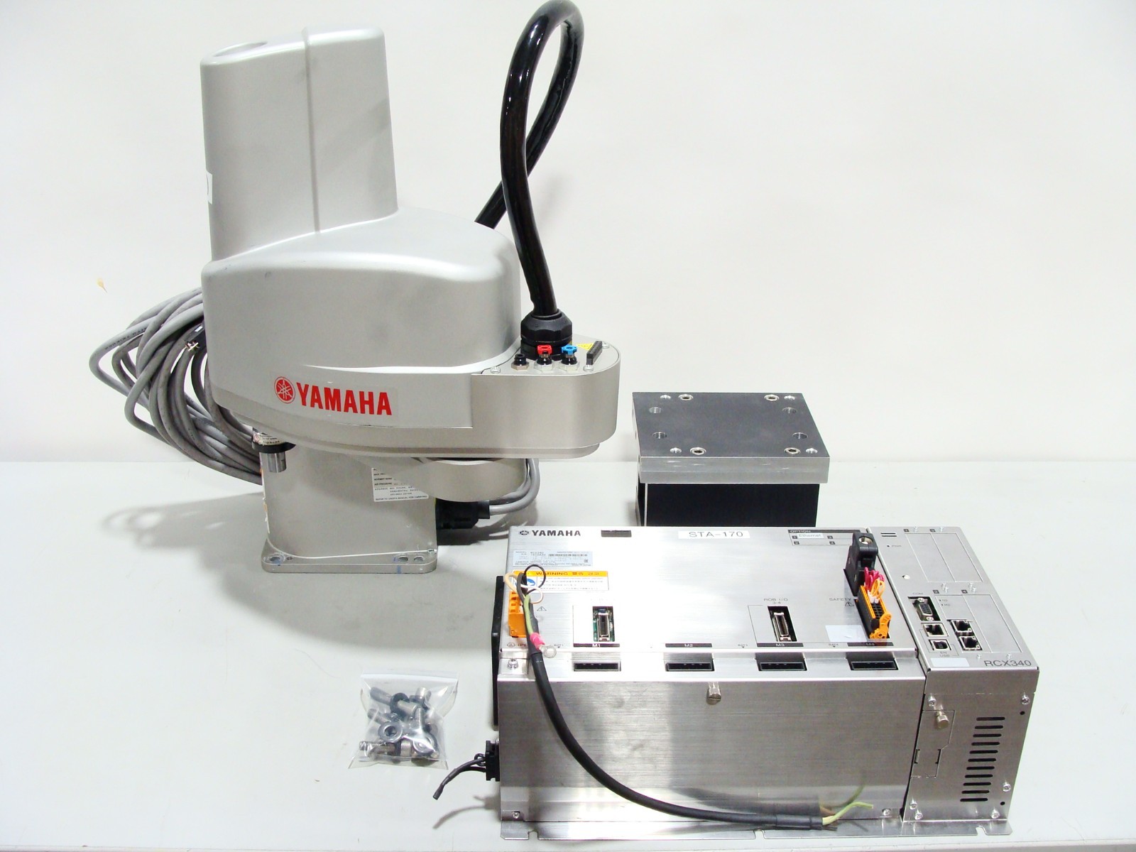 Yamaha YK400XR 400mm 3kg SCARA Robot Arm + RCX340 Controller W/ Ethernet Opt