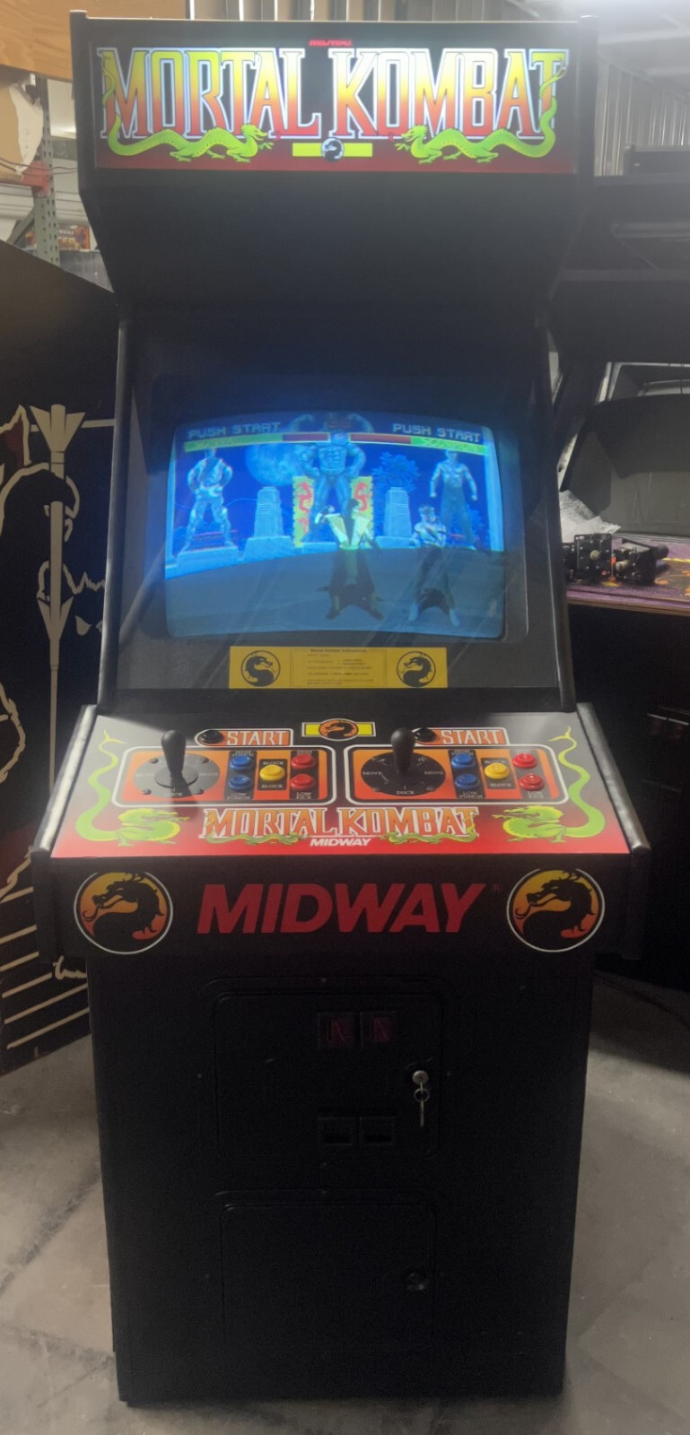 MORTAL KOMBAT ARCADE MACHINE by MIDWAY 1992