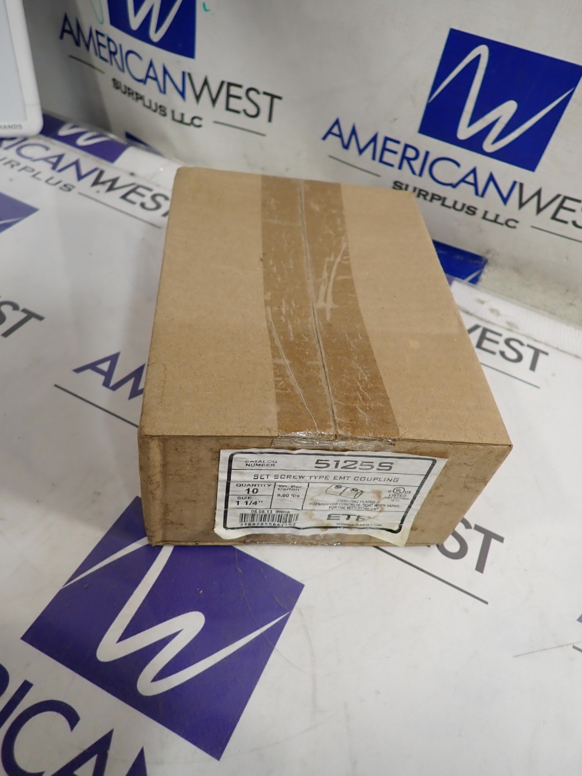 BOX OF 10 EGS Set Screw EMT Coupligns 5125S 1-1/4" Steel/ Zinc Plated
