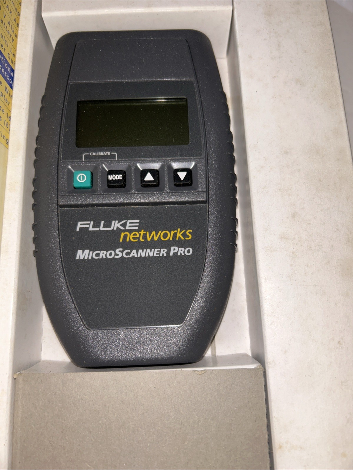 Fluke Networks MicroScanner Pro w/ Wiremap Adapter, Manual & Cd 2947-4011-01