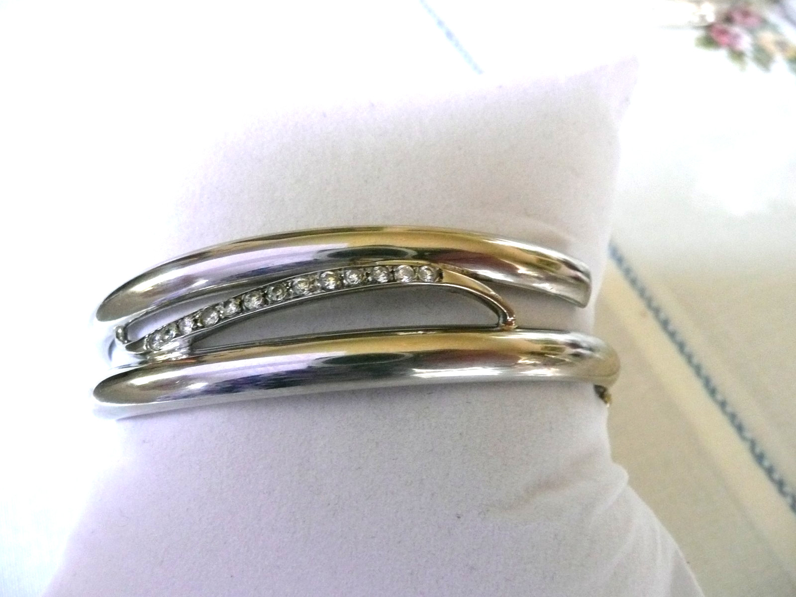 STENLESS STEEL CRYSTAL BANGLE COCKTAIL BRACELET