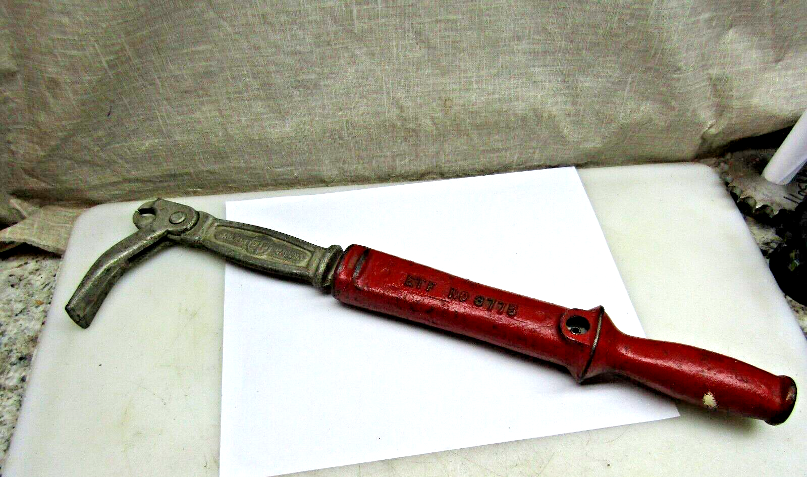 ETF No. 3775 USED Nail Puller Cast Iron Made in Canada