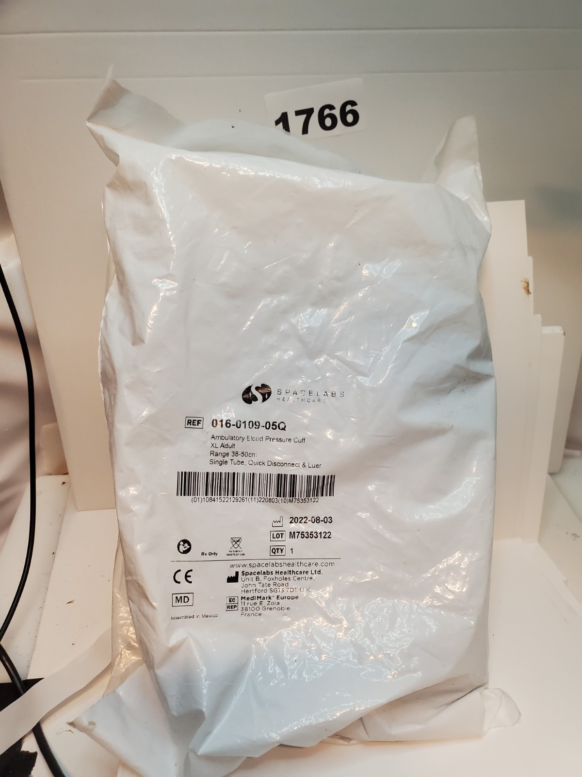 Spacelabs Medical Blood Pressure Cuff Adult XL Adult Cuff 016-0109-05Q  38-50 Cm