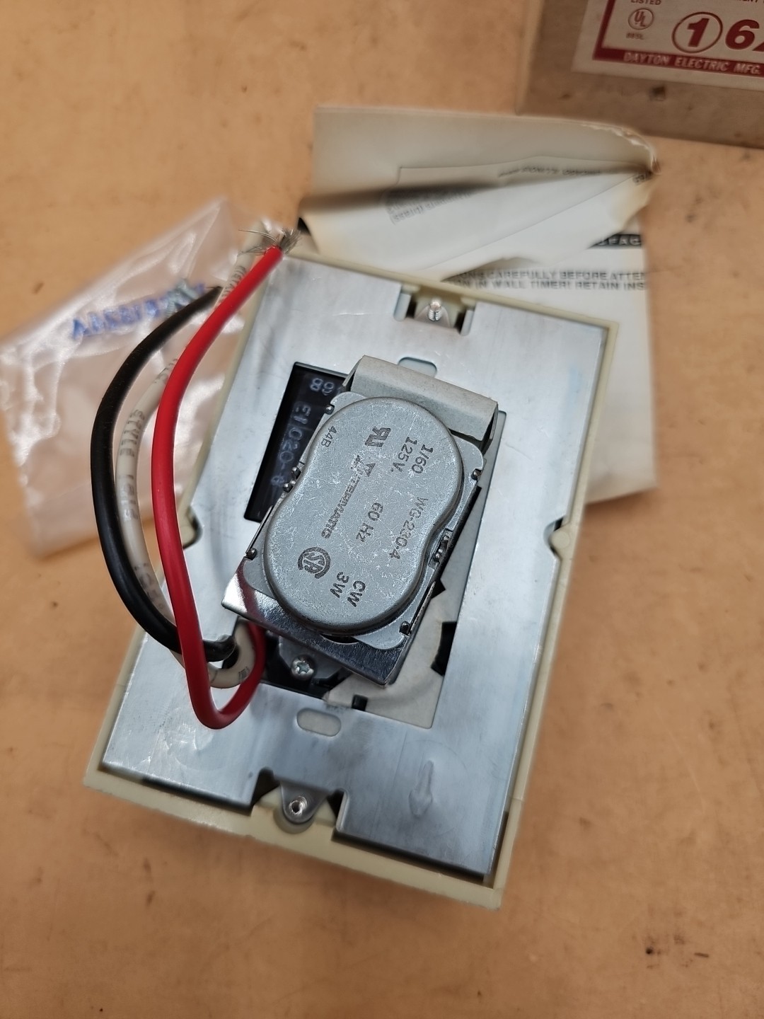 Vintage Dayton 6X765 In Wall Appliance Timer 24 Hour Multiple Program