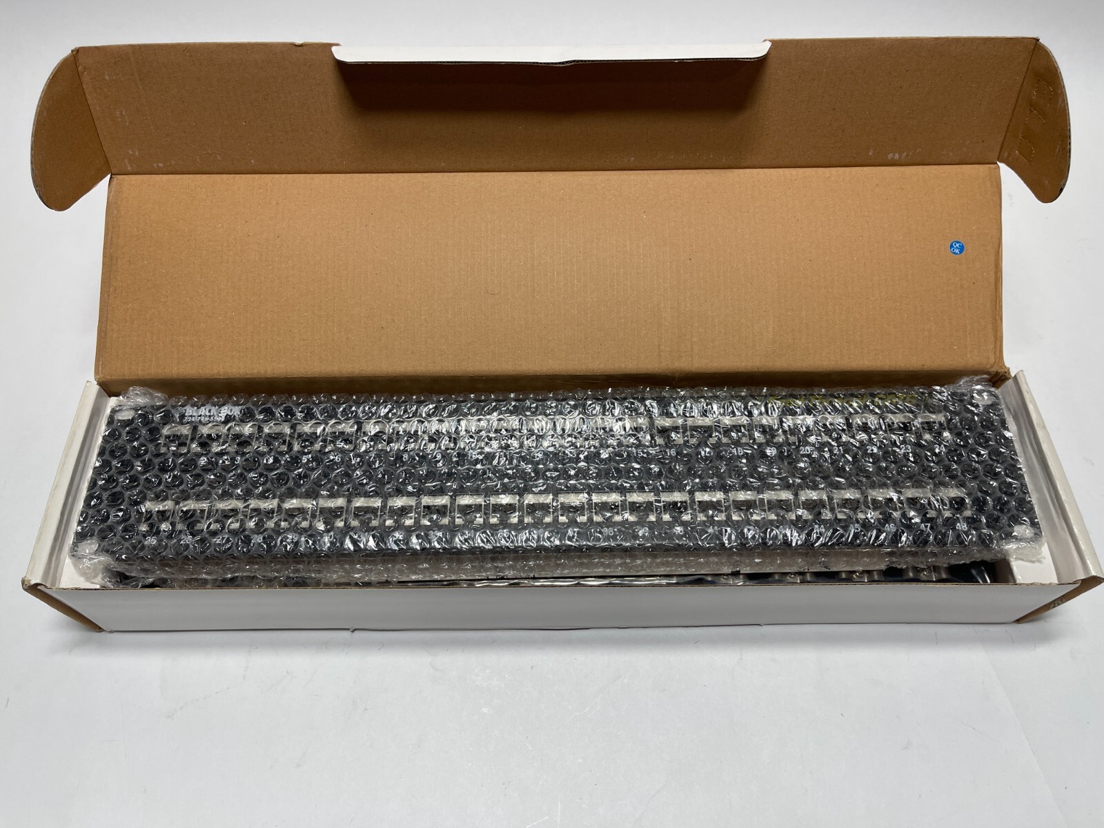 Black Box Feed-Through CAT6 48-Port Patch Panel, CBUT378954 **NEW OPEN BOX**