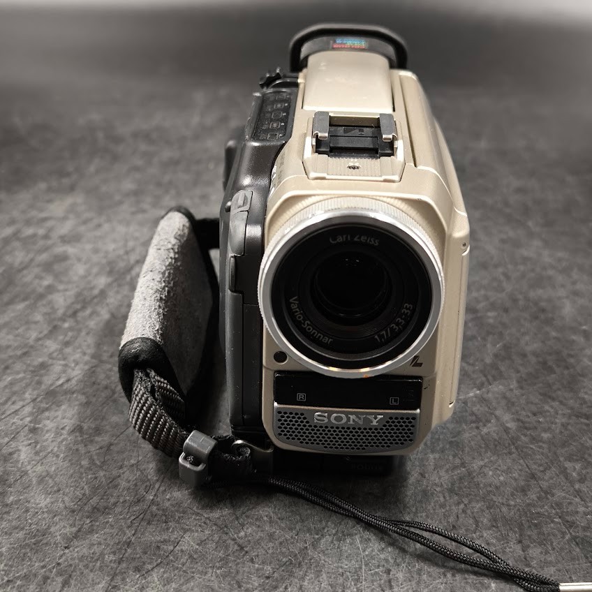 Sony DCR-TRV8 E 40x Digital Video Camera Camcorder Used Working