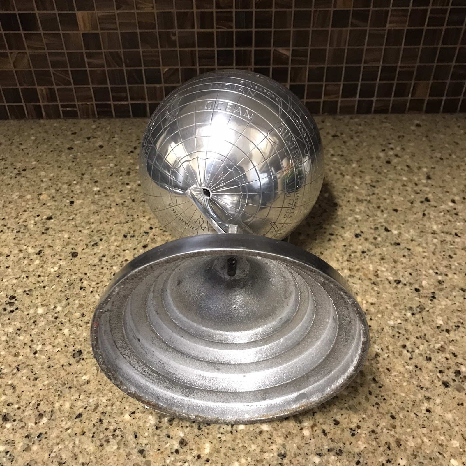 Metal (Aluminum?) Rotating World Globe Map Desktop Decor