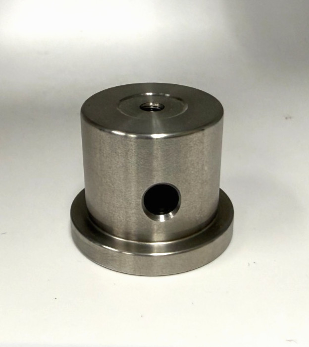 Thorlabs RS1P8E  Ø1" Pedestal Pillar Post, 8-32 Taps, L = 1"