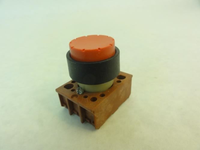 202005 New-No Box; Siemens 3SB02-PERP Push Button; Ext; Red; 22MM
