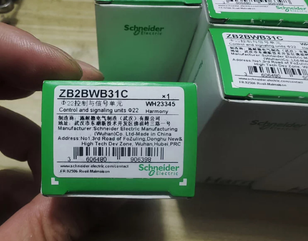 1PC NEW Schneider Button base ZB2BWB31C DC24V green #YY
