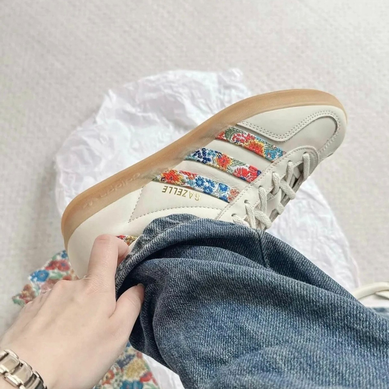Liberty London x adidas Gazelle Indoor Floral Embroidery Off White JH7370 Women
