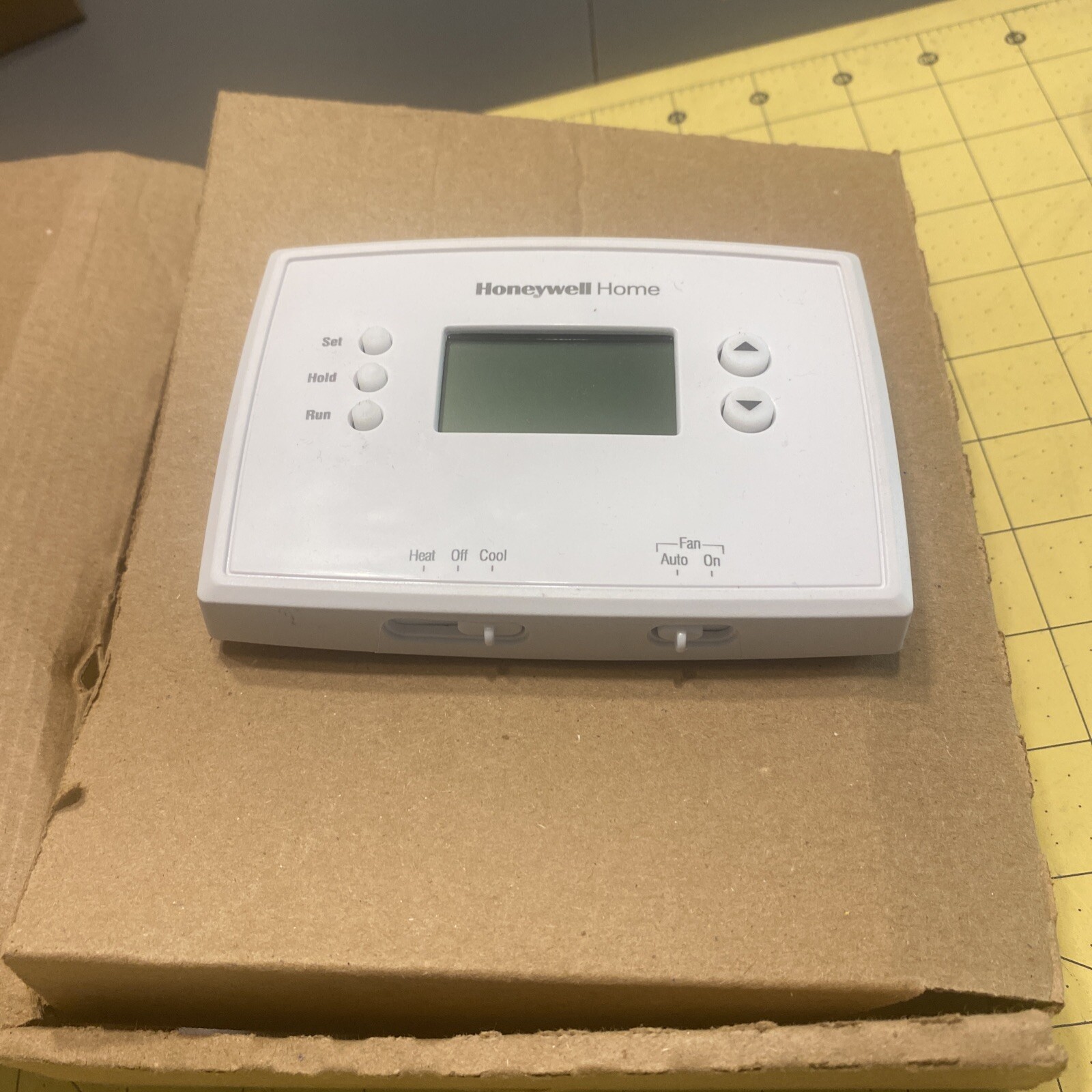 Honeywell 5-1-1 Day Programmable Thermostat RTH2410B No Hardware Or Instructions