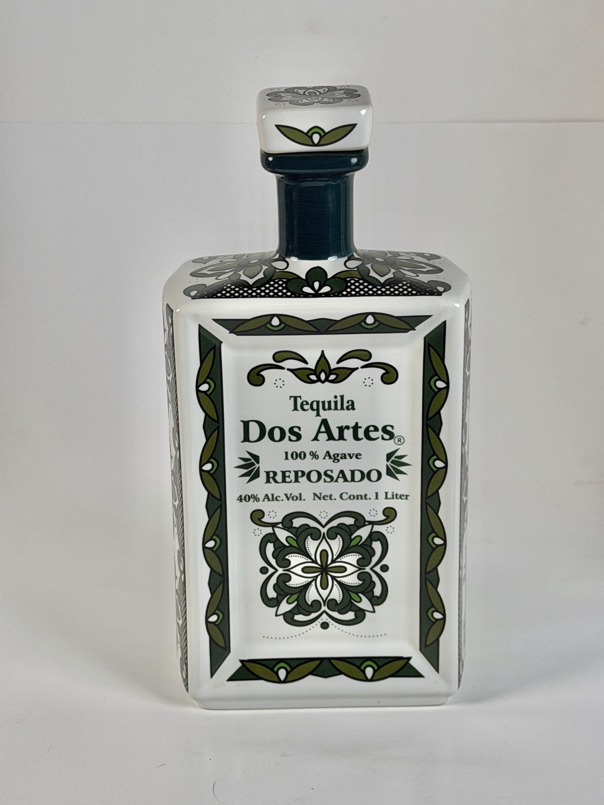 Tequila Dos Artes Reposado Hand Painted Ceramic EMPTY Bottle RINSED Collectible