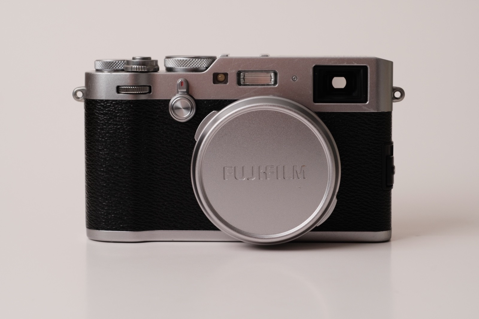 [Excellent] Fujifilm X100F 24.3MP Mirrorless Compact Digital Camera - Silver