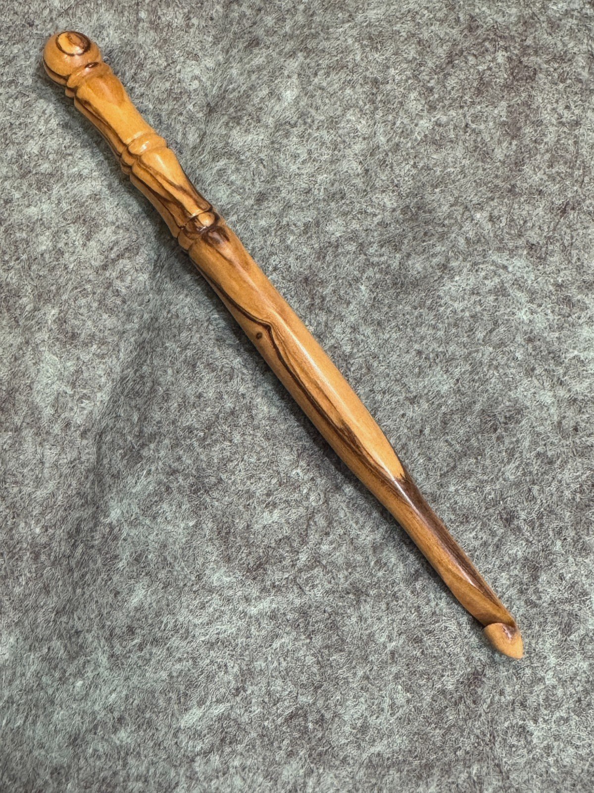 Hand carved Holyland  BETHLEHEM OLIVE WOOD  YARN  CROCHET HOOK  size J