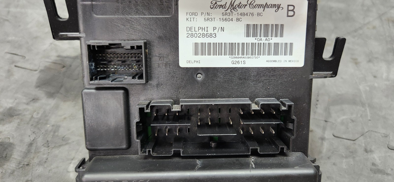 2005-2006 Ford Mustang Body Control Module BCM Computer OEM