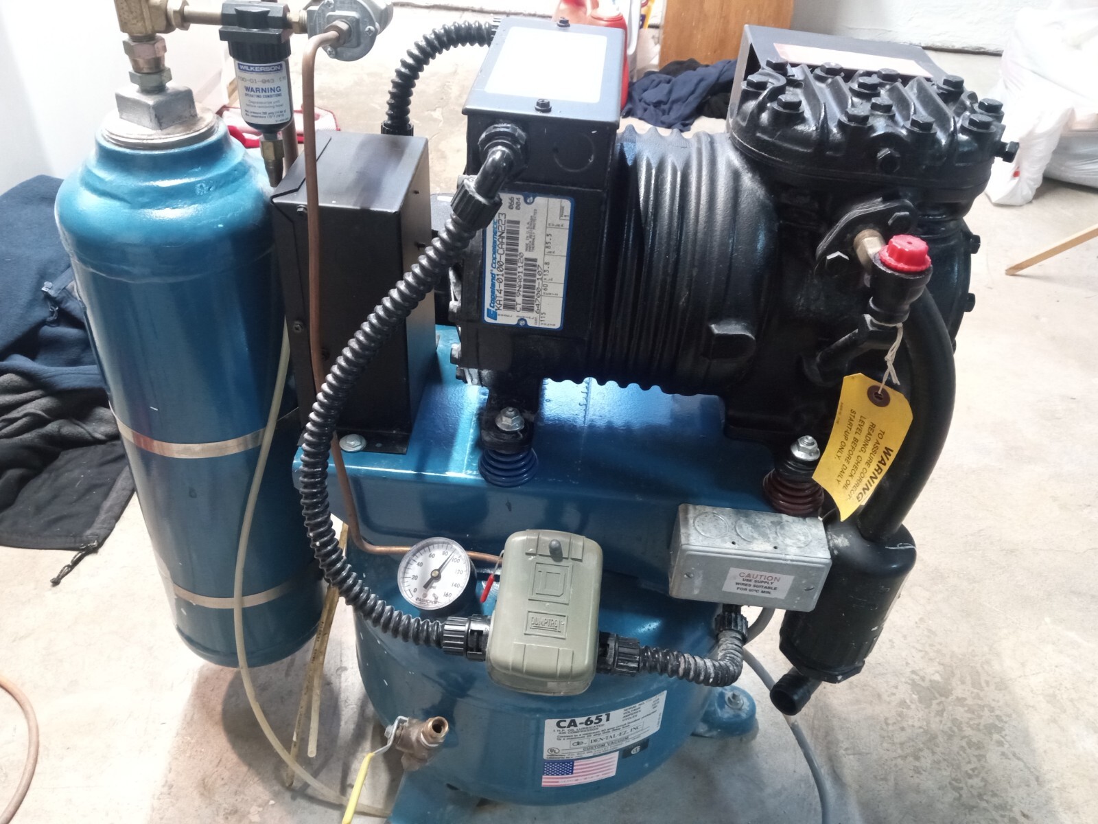 DENTAL AIR COMPRESSOR CA-651 DEN-TAL -USED