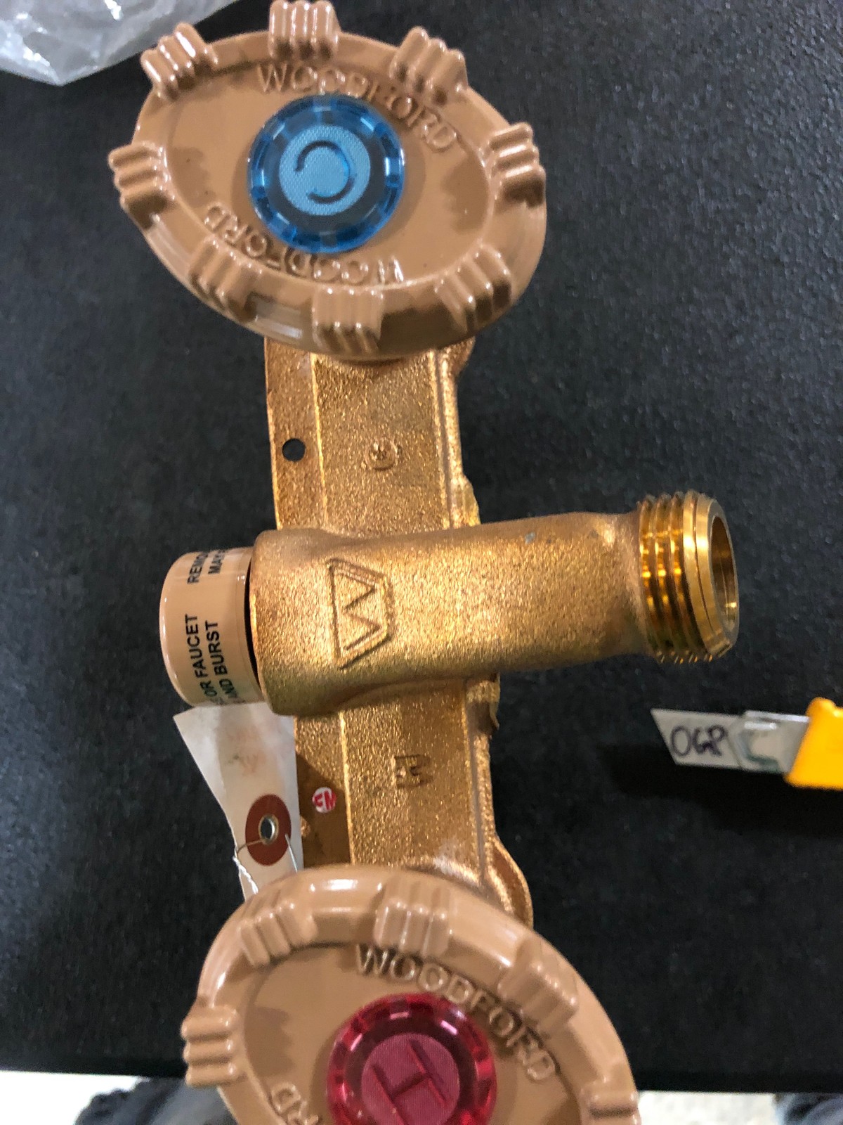 Woodford Manufacturing Frost Proof Dual Sillcock, Hot/Cold 4 In