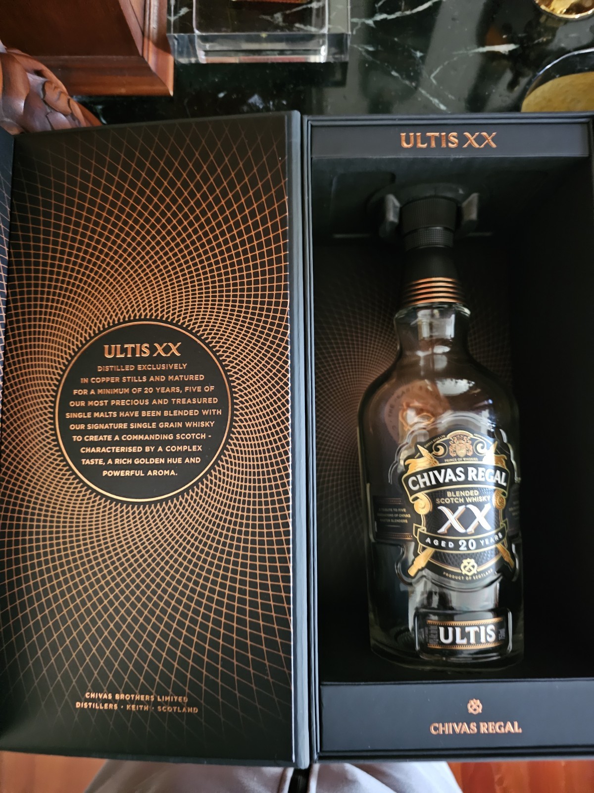 CHIVAS REGAL ULTIS 20 YEAR OLD BLEND EMPTY BOTTLE AND BOX MINT CONDITION