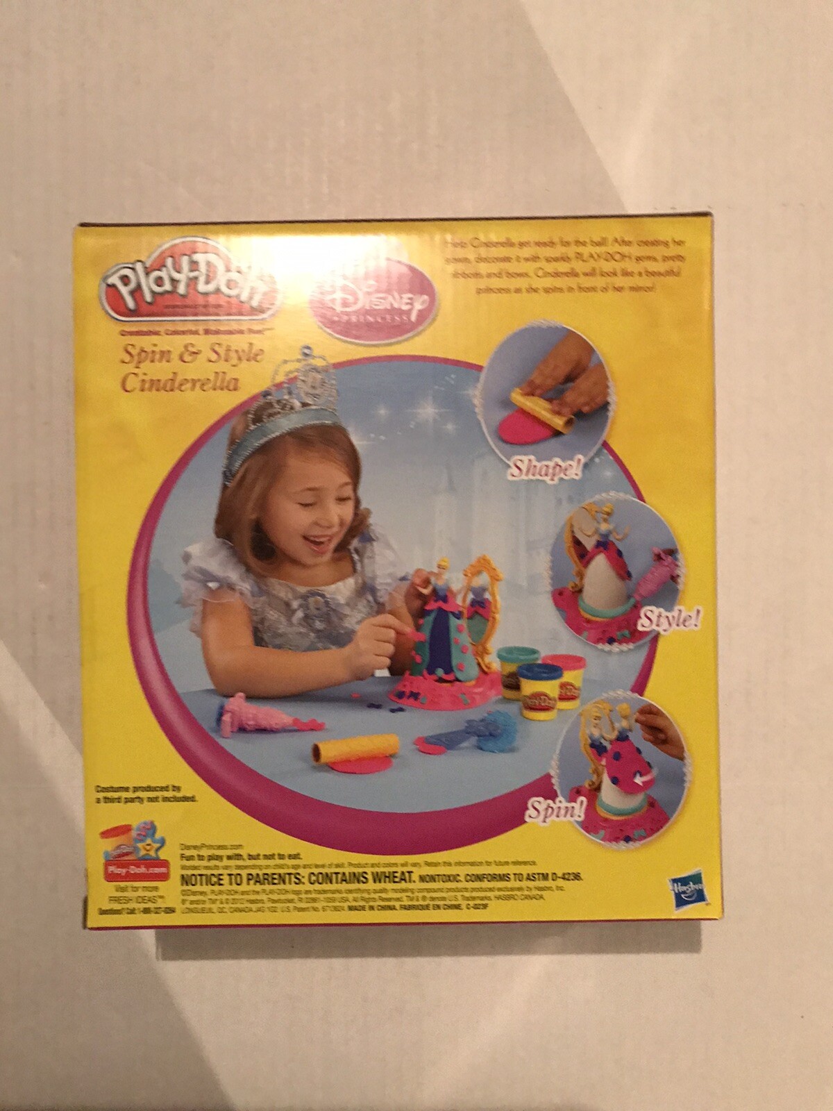 Play-doh Disney Princess Spin & Style Cinderella Includes Sparkle Compound - New
