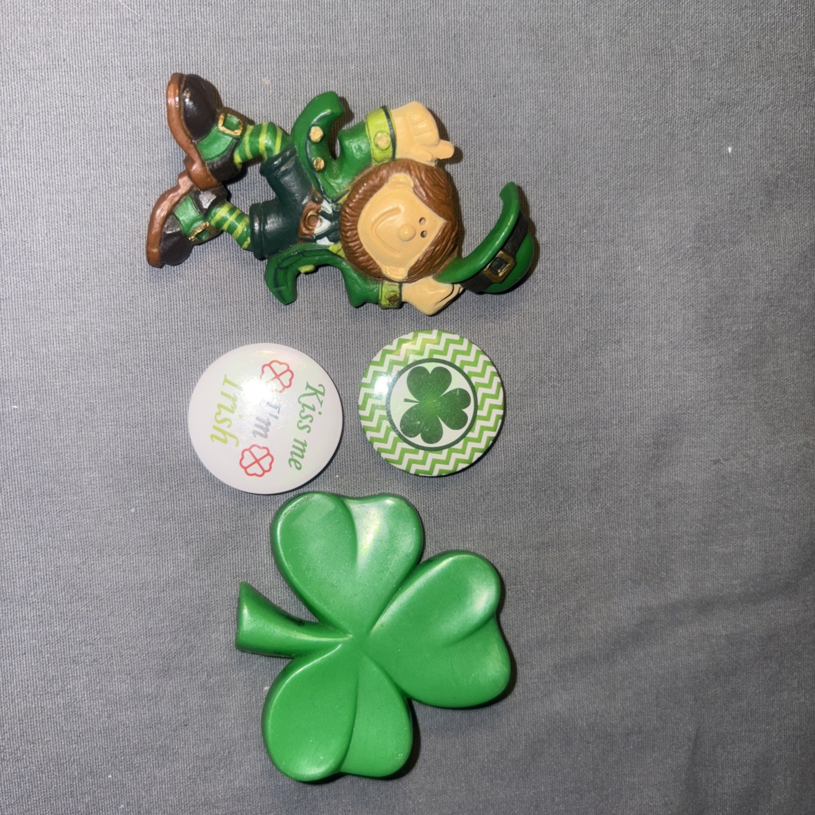 St. Patty’s Day Pins/Brooches Set Of 4 Leprechaun/2 Small Metal/shamrock Plastic