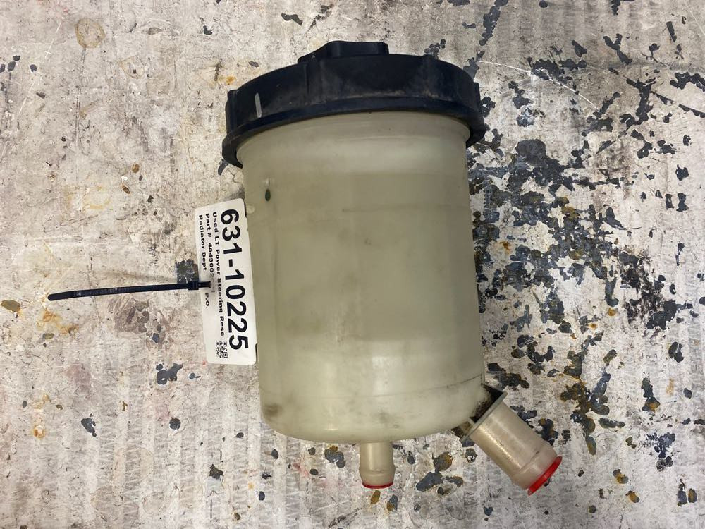 2019 International LT Power Steering Reservoir 4043002C91 (631-10225)