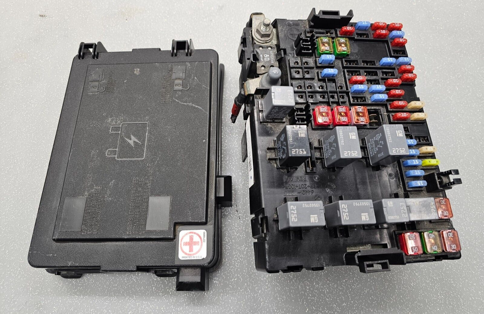 🔥07-09 Equinox Torrent Engine Fuse Relay Box Control Junction Module TIPM Unit
