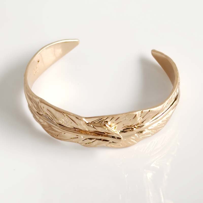 Robert Lee Morris Soho Leaf Open Bangle Cuff Women Party Vacation Jewelry Gift
