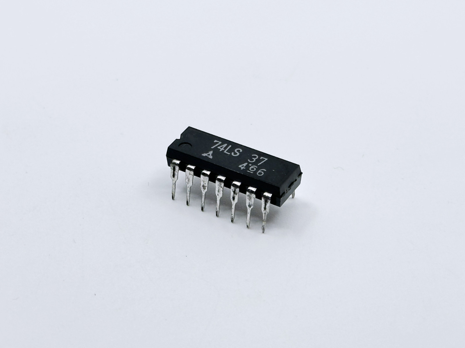 4PCS 74LS37 Panasonic Quad 2-Input NAND Buffer Buffered Outputs LS TTL DIP-14