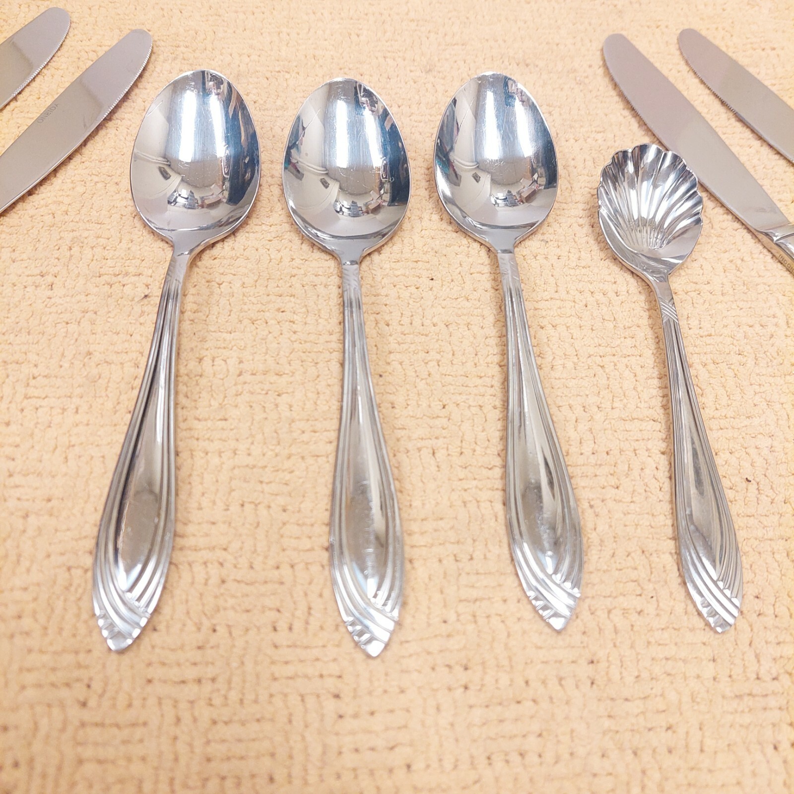 Oneida OTTAWA Pattern 18/10 Stainless Flatware Set 8 Pcs Heavy