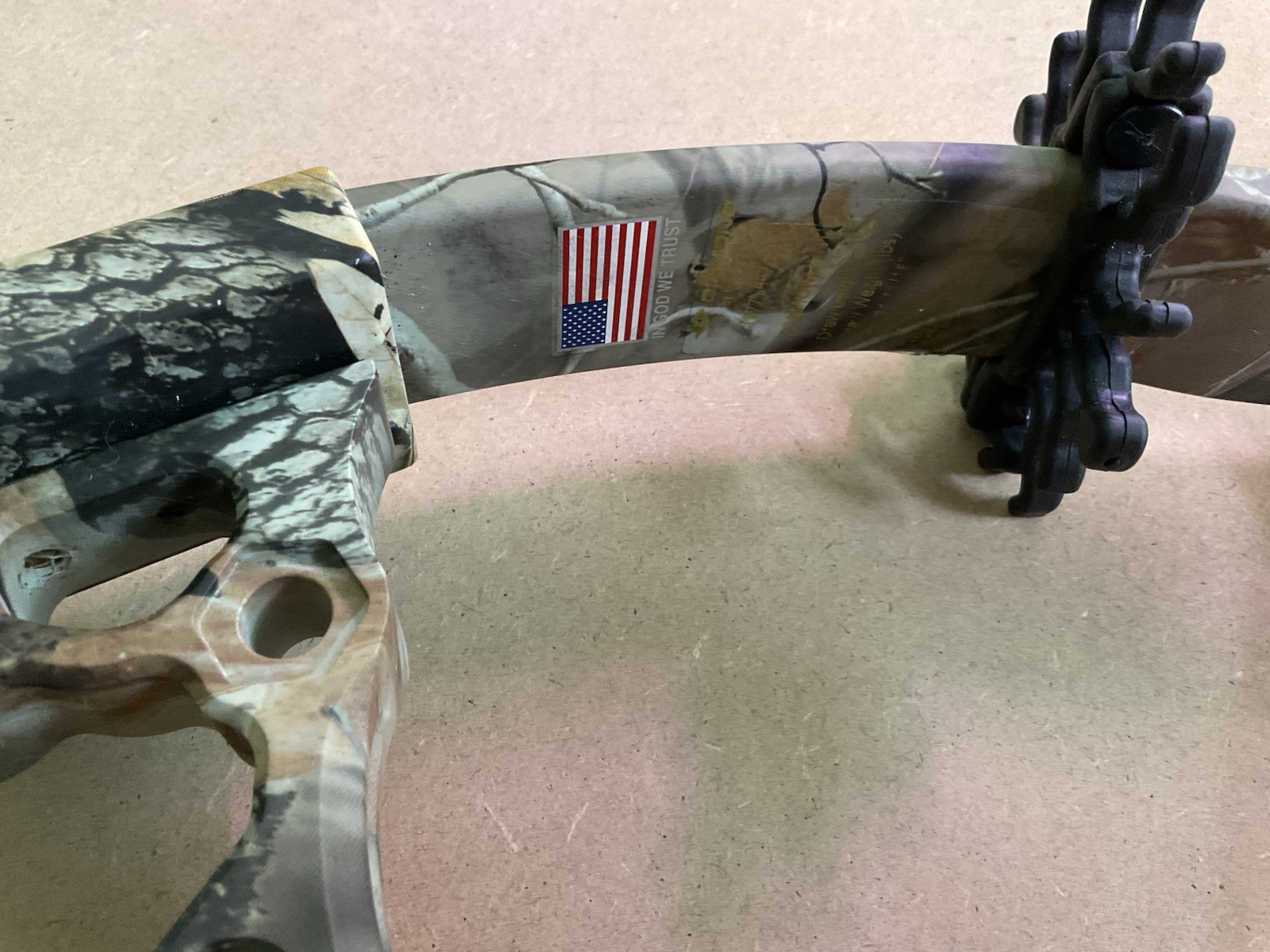 DIAMOND ARCHERY STUD RH BOW