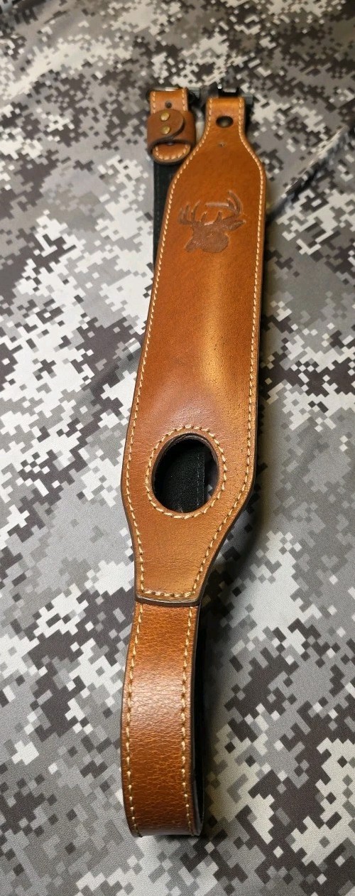 WHITE STITCHED TOOLED WHITETAIL PADDED SUEDE BACK THUMBHOLE LEATHER RIFLE SLING