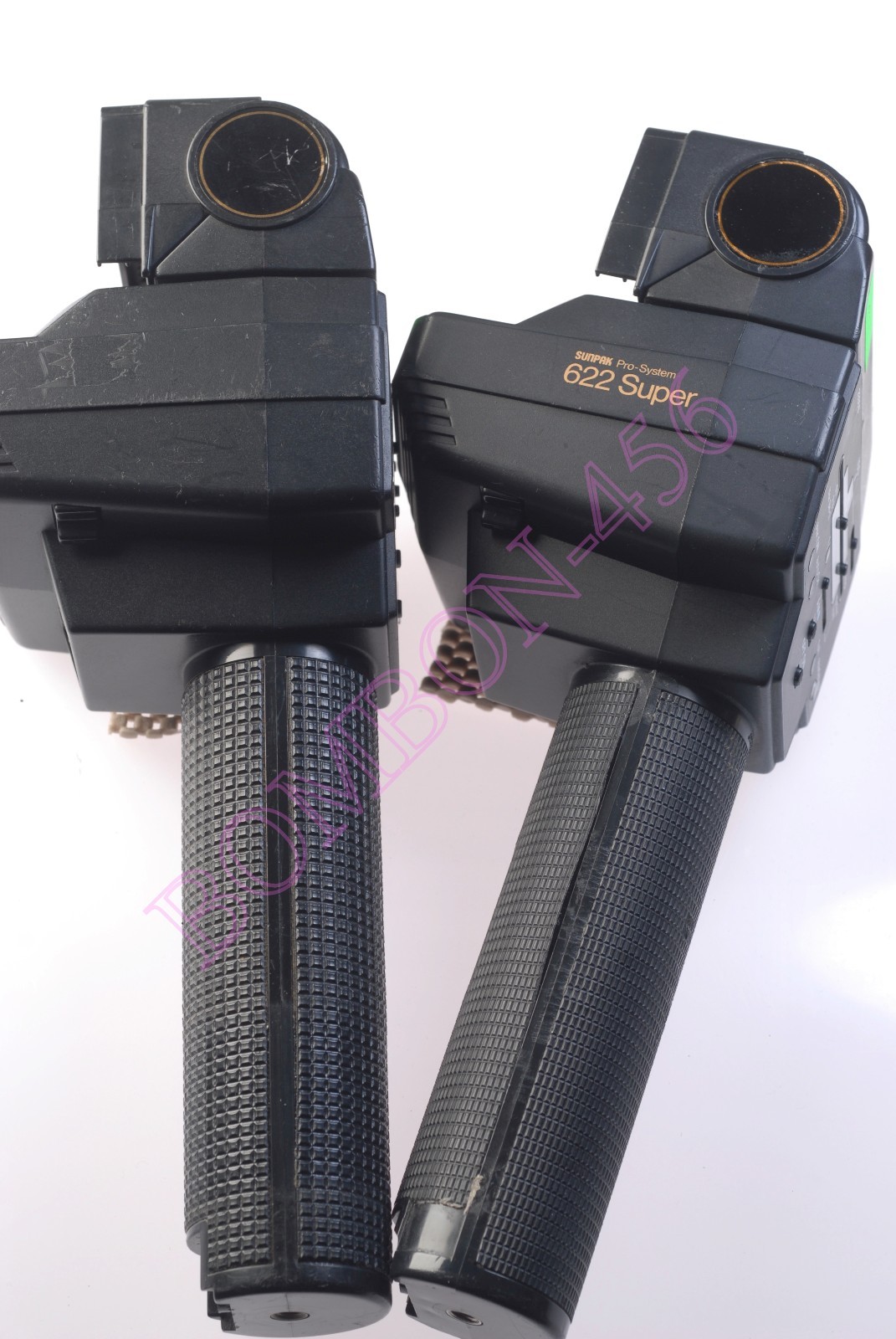 SUNPAK 622 PRO FLASH, GOOD WORKING CONDITION. TESTED. (X2 PRO FLASHES)