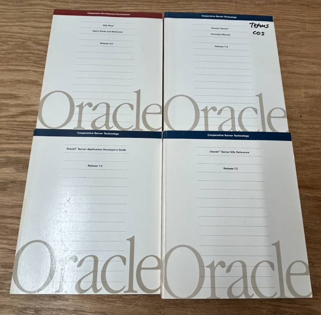Lot of 4 ORACLE 7 Guide Reference Books Tuning Utilities Sever Manuals