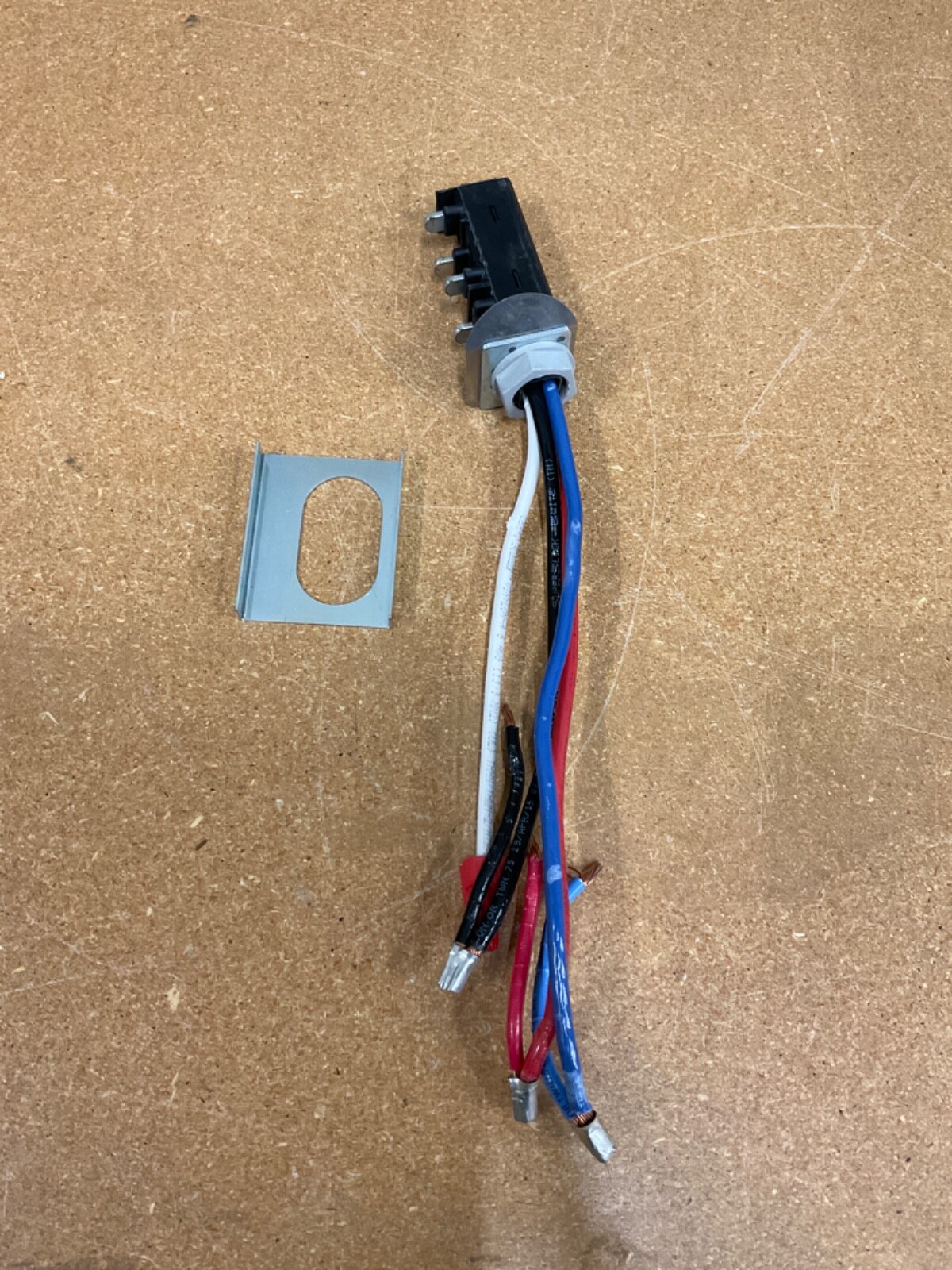 StarLine Busway Stab Assembly for Tap Box 6 AWG Wire for 100-225 Amp Busway T3