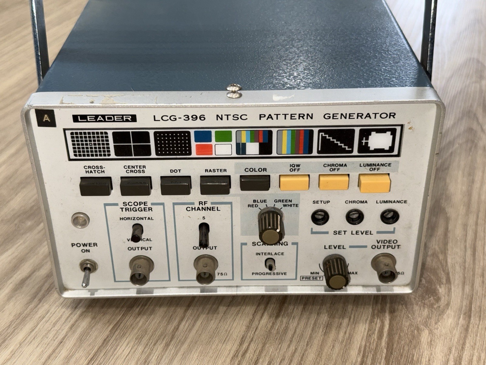 Leader LCG-396 NTSC Pattern Video Signal Generator (untested as is)