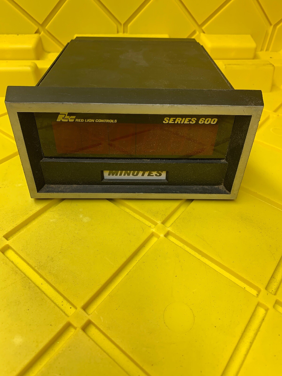 Red Lion Controls 5163060 Series 600 Minutes Counter Display, Used