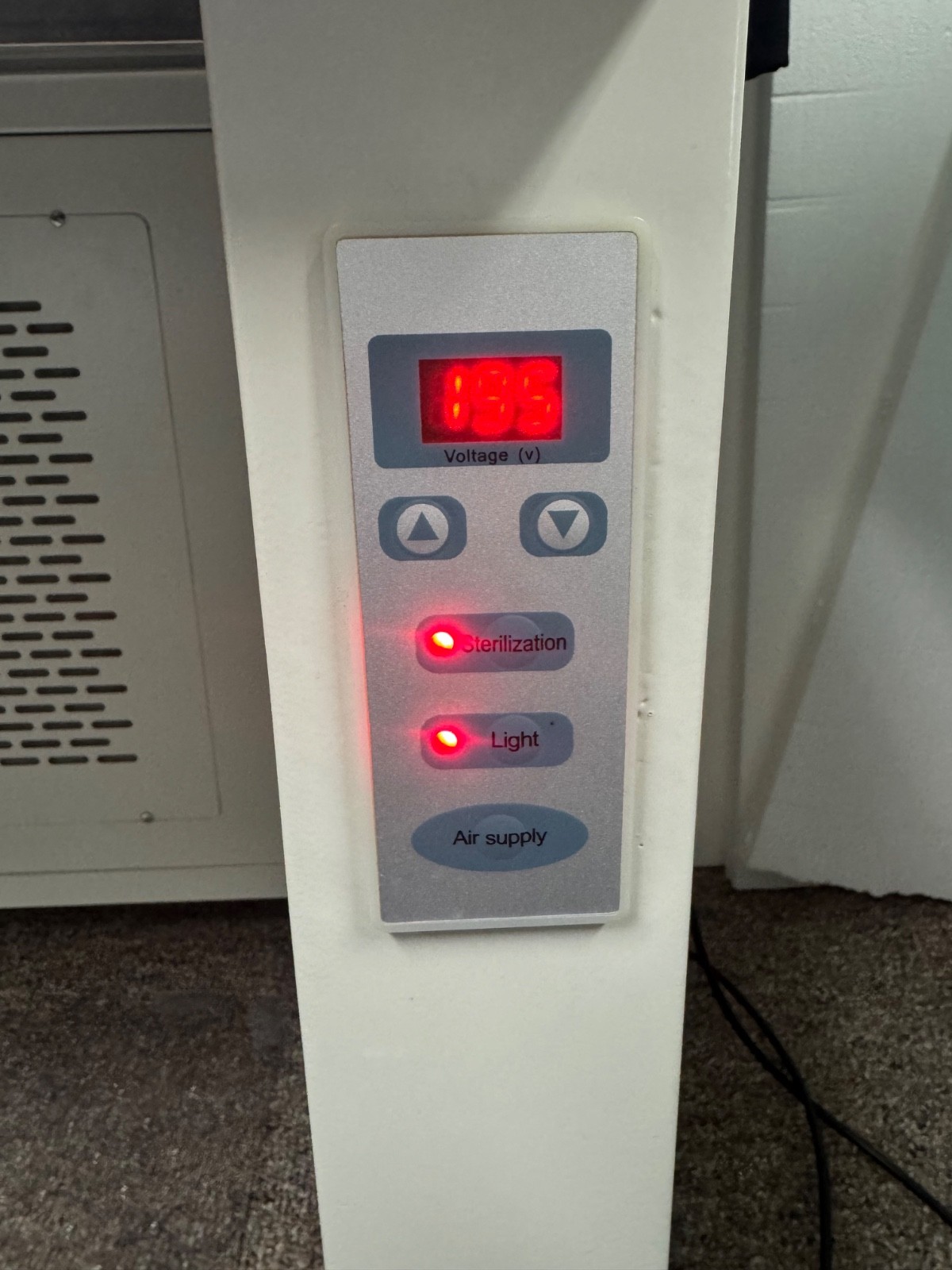 Clean Air Bench - horitontal laminar flow - 2 person, pristine condition
