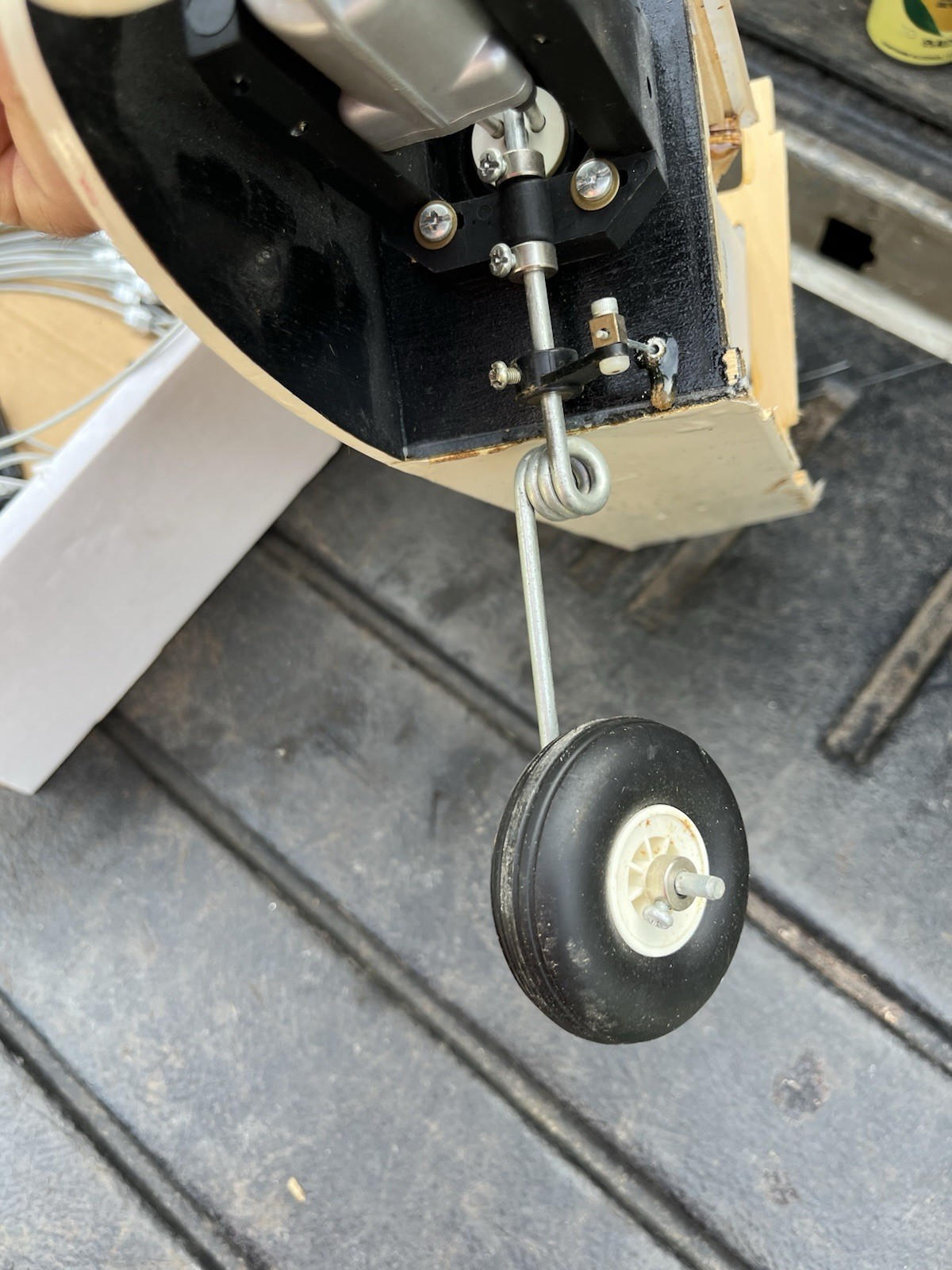 OS Max 40FP engine with E-3030 muffler & More Wheel Prop Tank