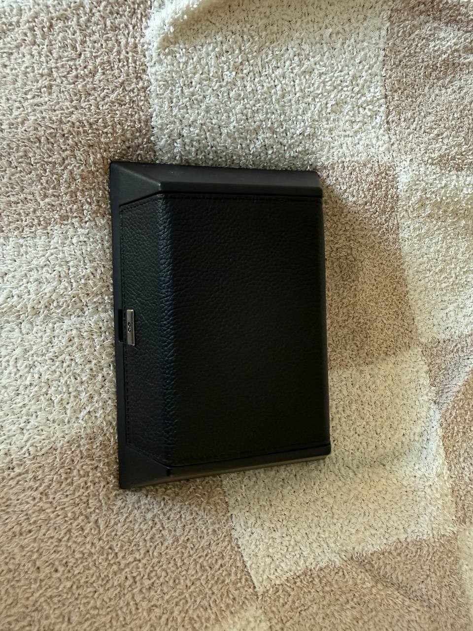 Keevo Model 1 Hardware Cryptocurrency Wallet New in Box Leather Case USB Cable