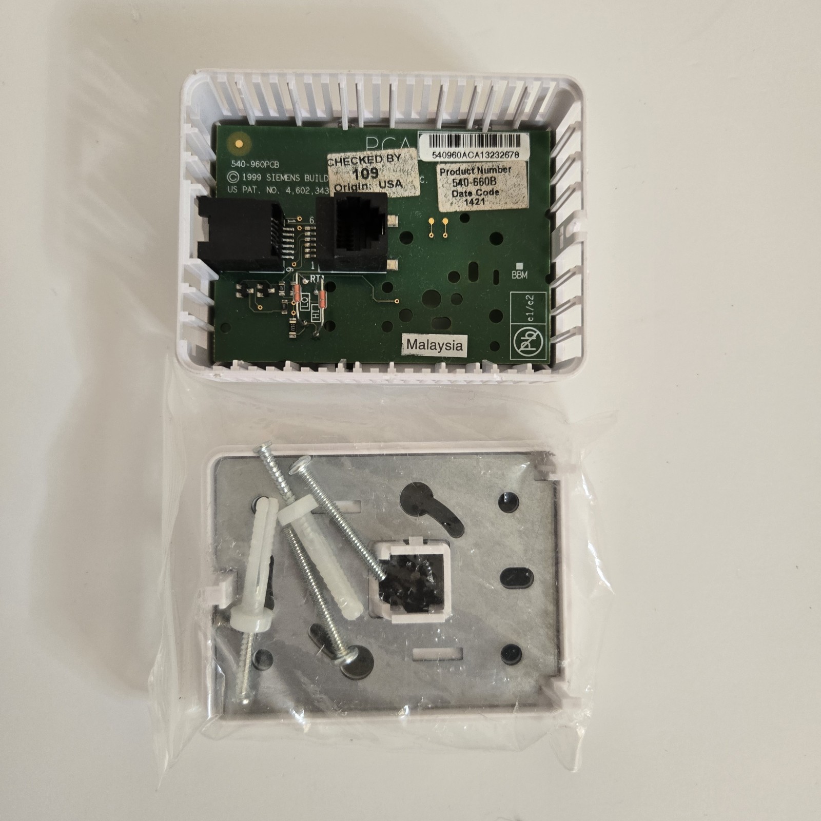 Siemens — 544-660B Electronic Room Sensor (1025)
