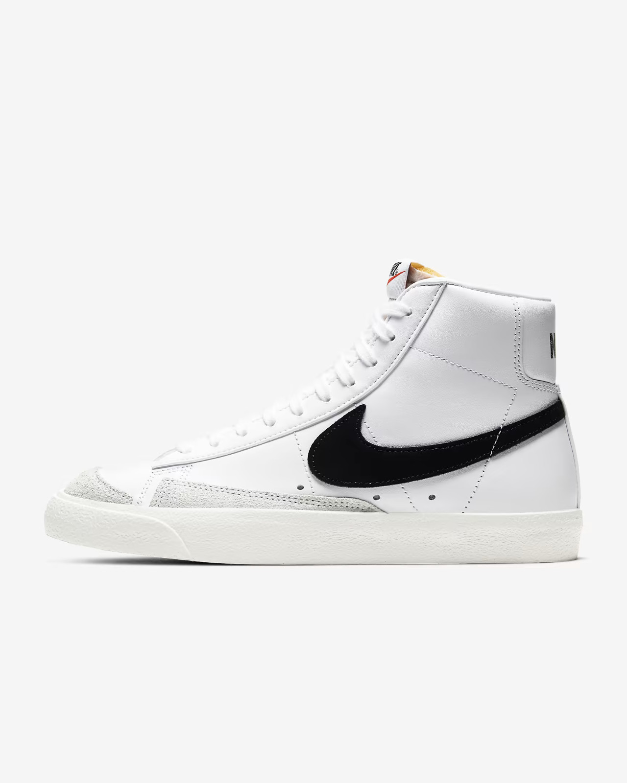 Nike Women's Blazer Mid '77 Size 6-7 White/Sail/Peach/Black CZ1055-100