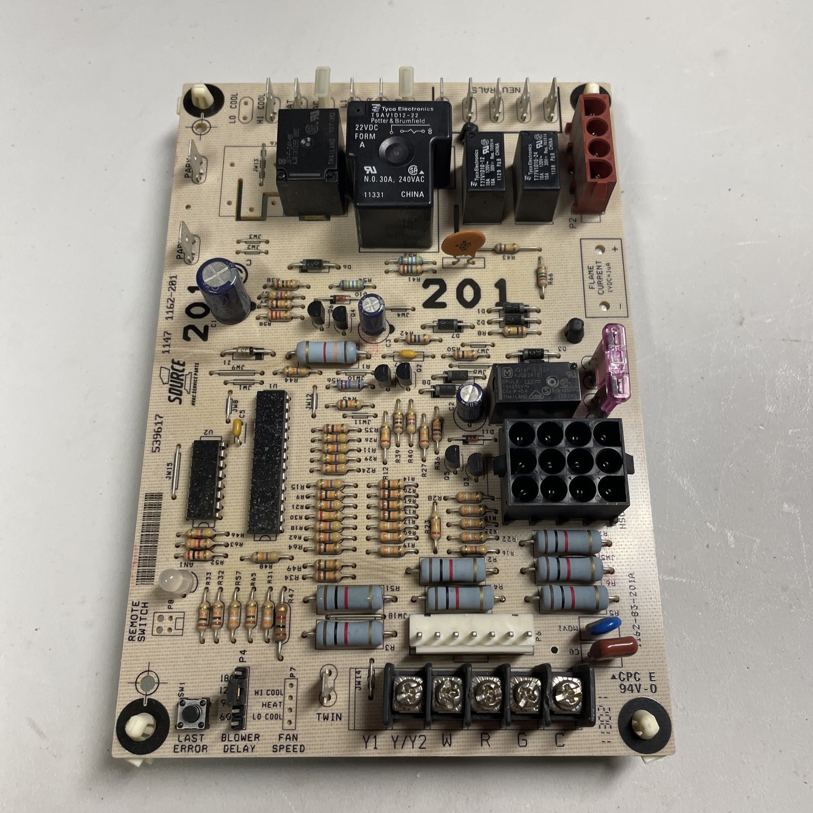 OEM Luxaire York 1162-83-201A  Furnace Control Circuit Board 539617